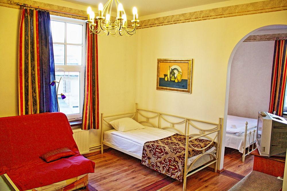 Nb Hotel With Free Parking Riga Exteriör bild