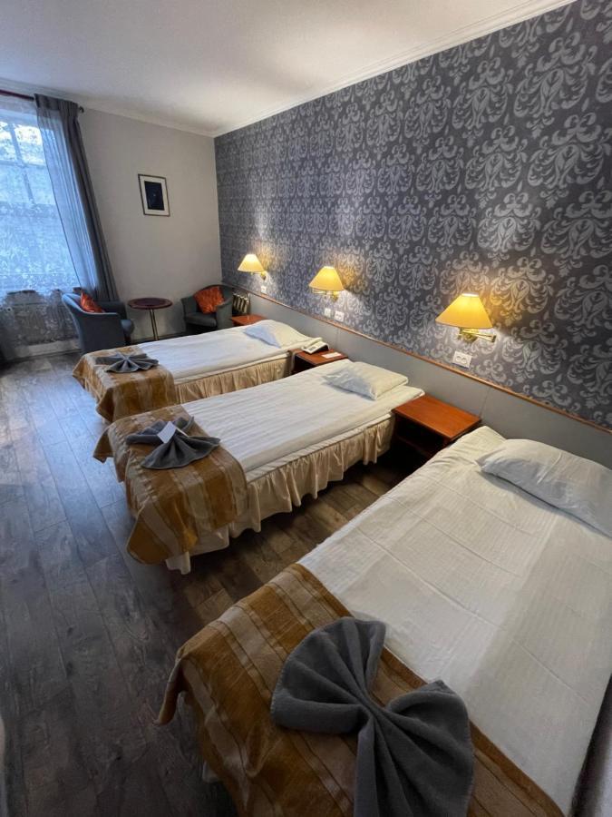 Nb Hotel With Free Parking Riga Exteriör bild