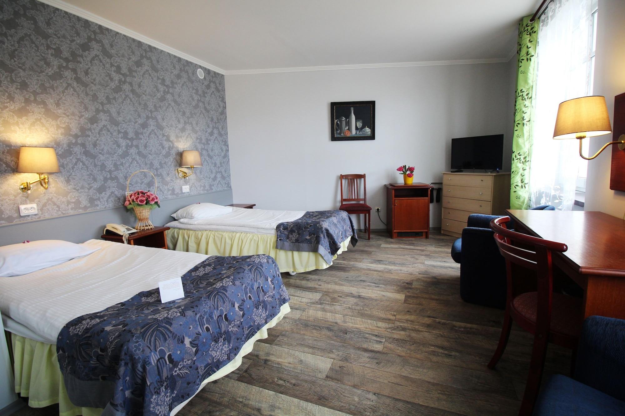 Nb Hotel With Free Parking Riga Exteriör bild