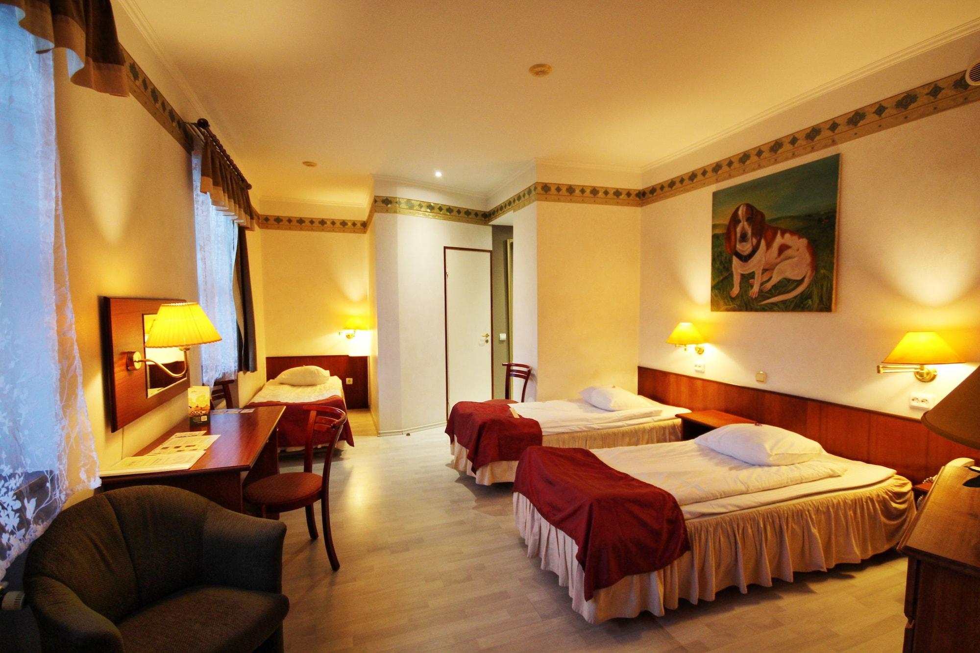 Nb Hotel With Free Parking Riga Exteriör bild