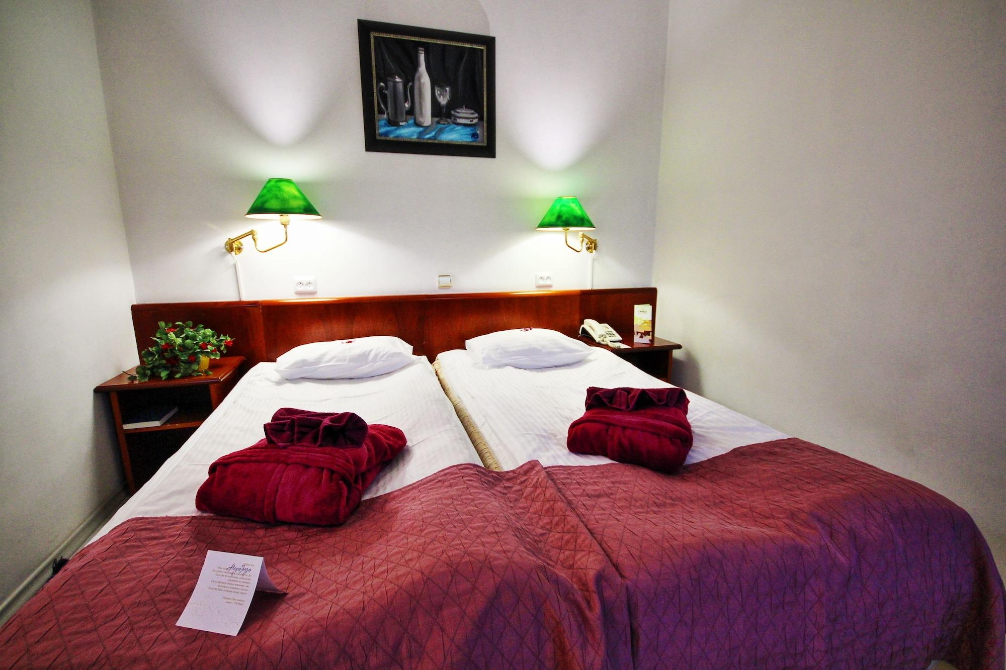 Nb Hotel With Free Parking Riga Exteriör bild