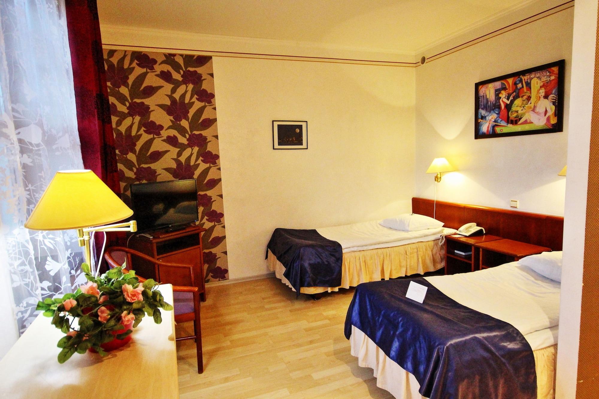 Nb Hotel With Free Parking Riga Exteriör bild