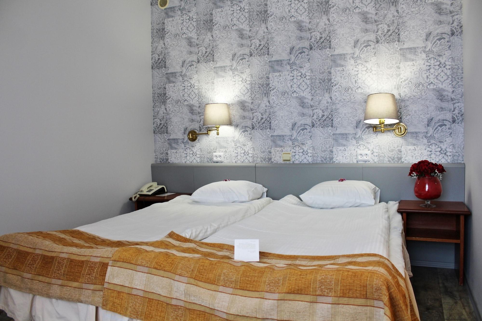 Nb Hotel With Free Parking Riga Exteriör bild