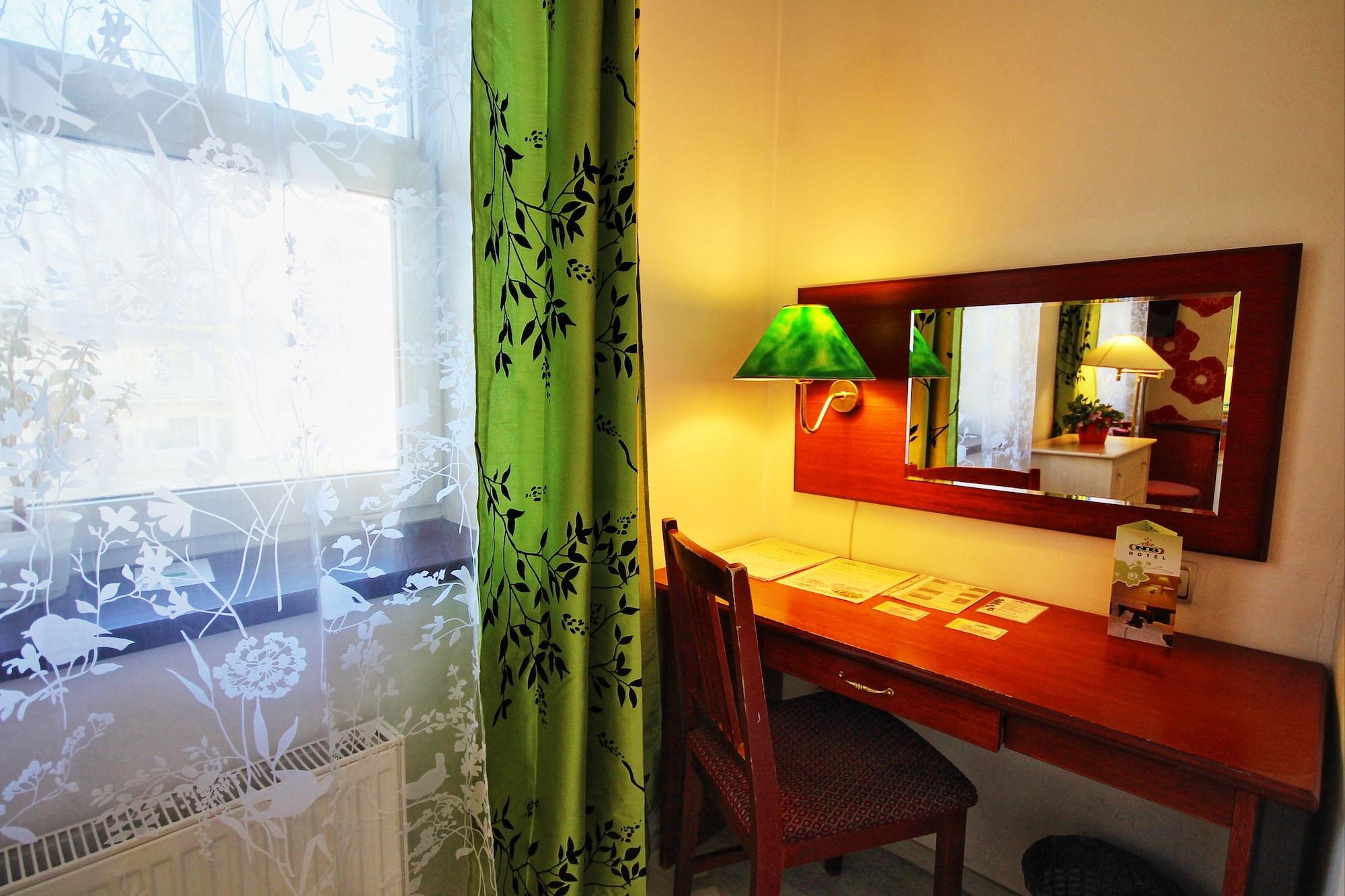 Nb Hotel With Free Parking Riga Exteriör bild