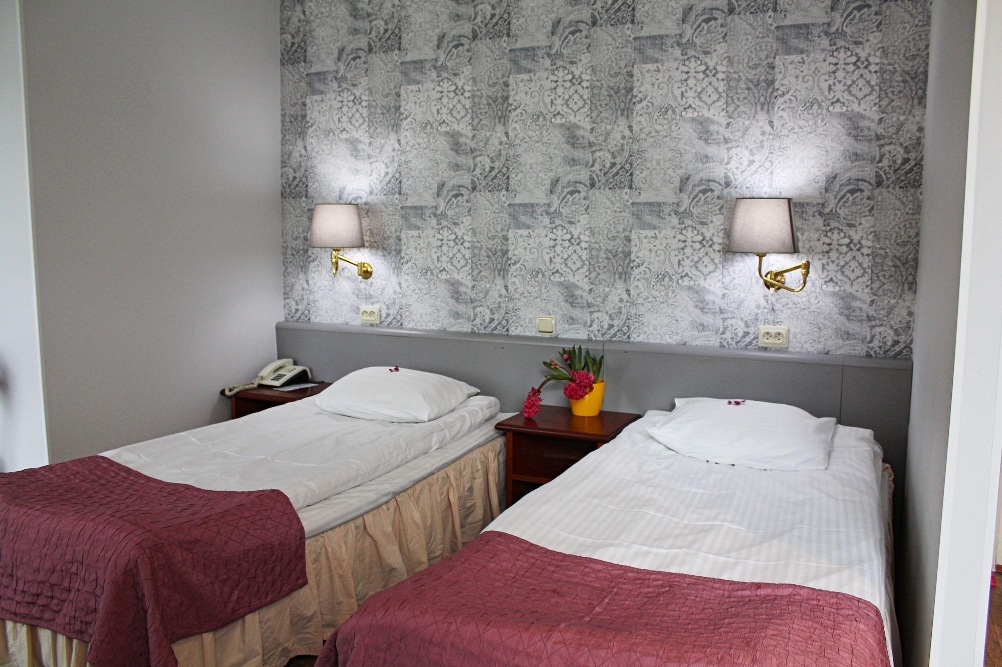 Nb Hotel With Free Parking Riga Exteriör bild
